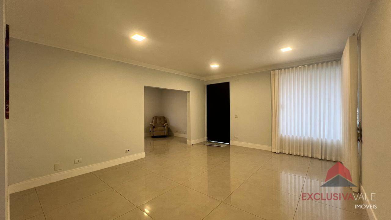 Casa para alugar com 3 quartos, 380m² - Foto 2