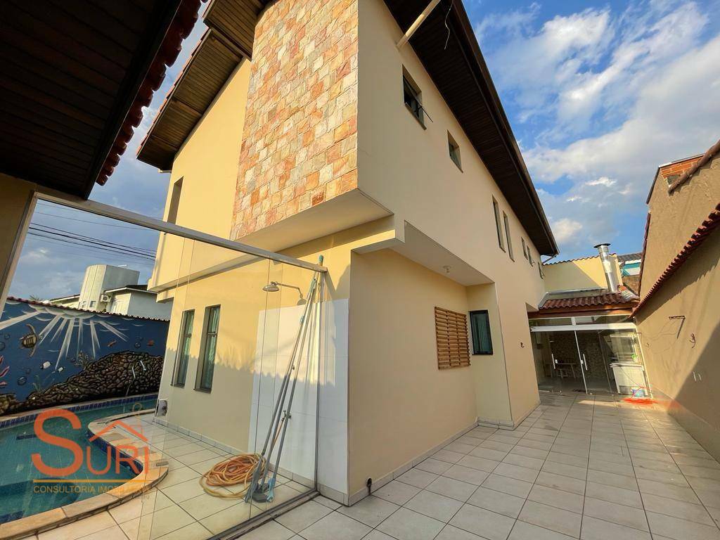 Sobrado à venda com 4 quartos, 256m² - Foto 3