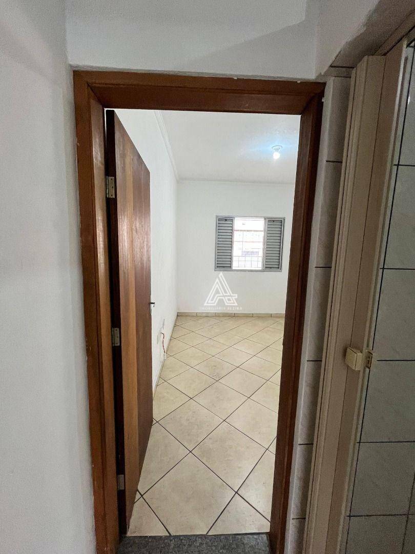 Casa para alugar com 6 quartos, 200m² - Foto 54