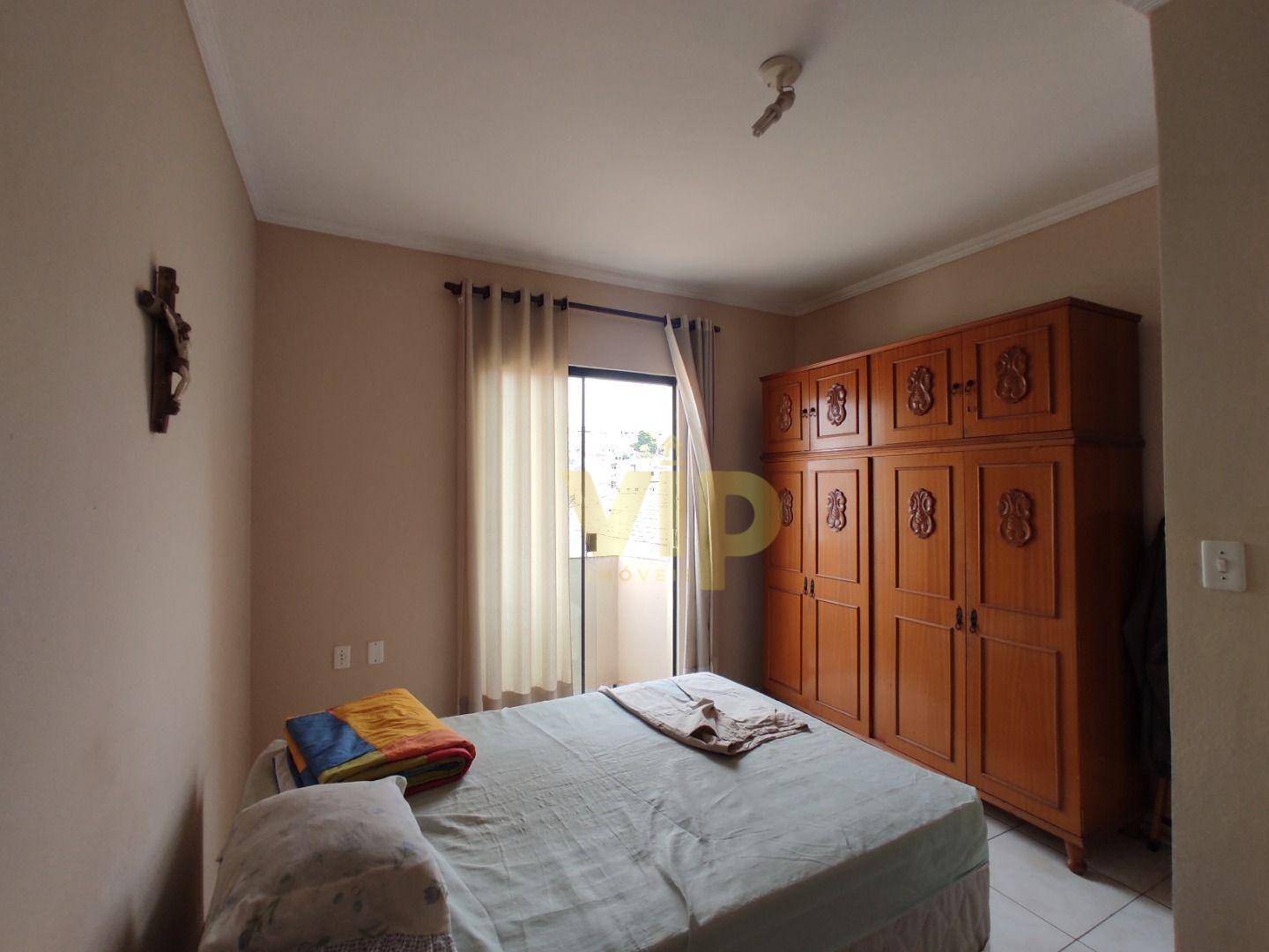 Casa à venda com 3 quartos, 200m² - Foto 10