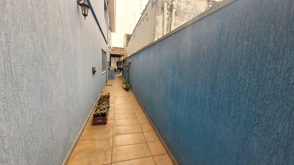 Sobrado à venda com 3 quartos, 225m² - Foto 2