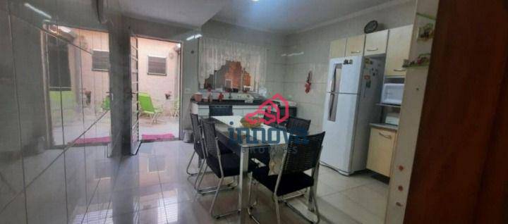 Sobrado à venda com 2 quartos, 113m² - Foto 1