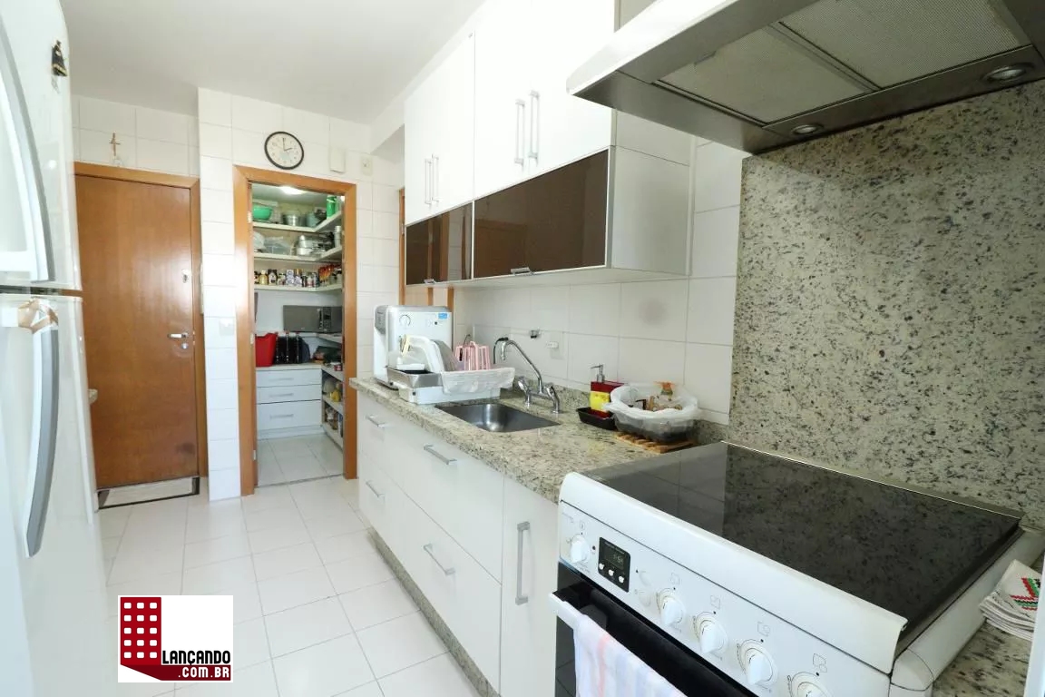 Apartamento à venda com 3 quartos, 108m² - Foto 2