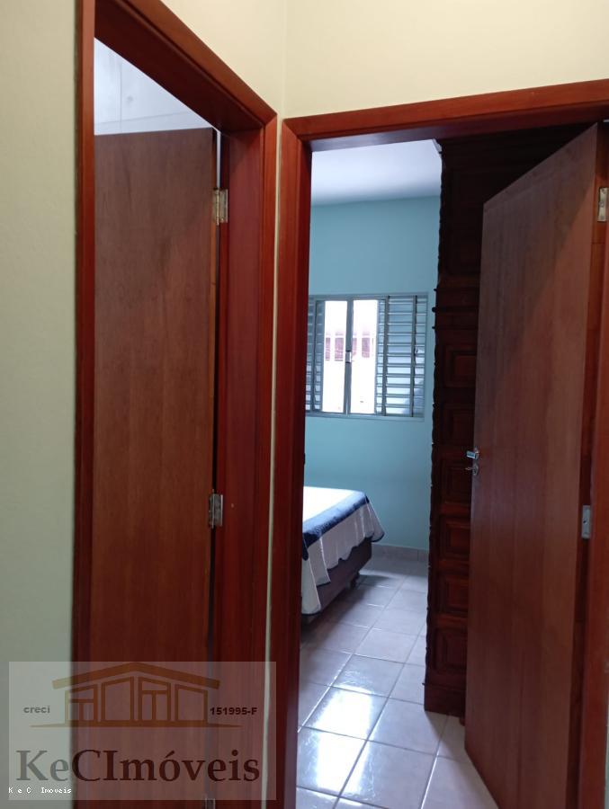 Casa à venda com 2 quartos, 150m² - Foto 12