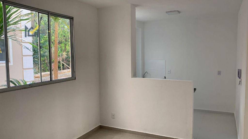 Apartamento à venda com 2 quartos, 42m² - Foto 2