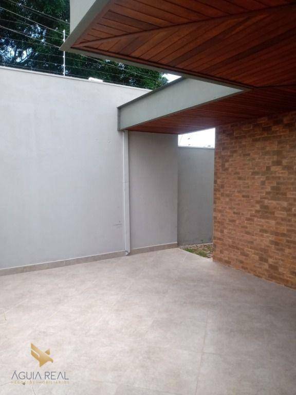 Casa à venda com 3 quartos, 77m² - Foto 2