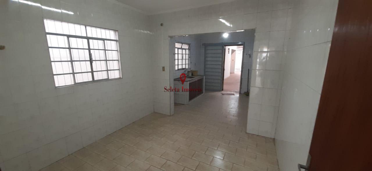Casa para alugar com 2 quartos, 176m² - Foto 5
