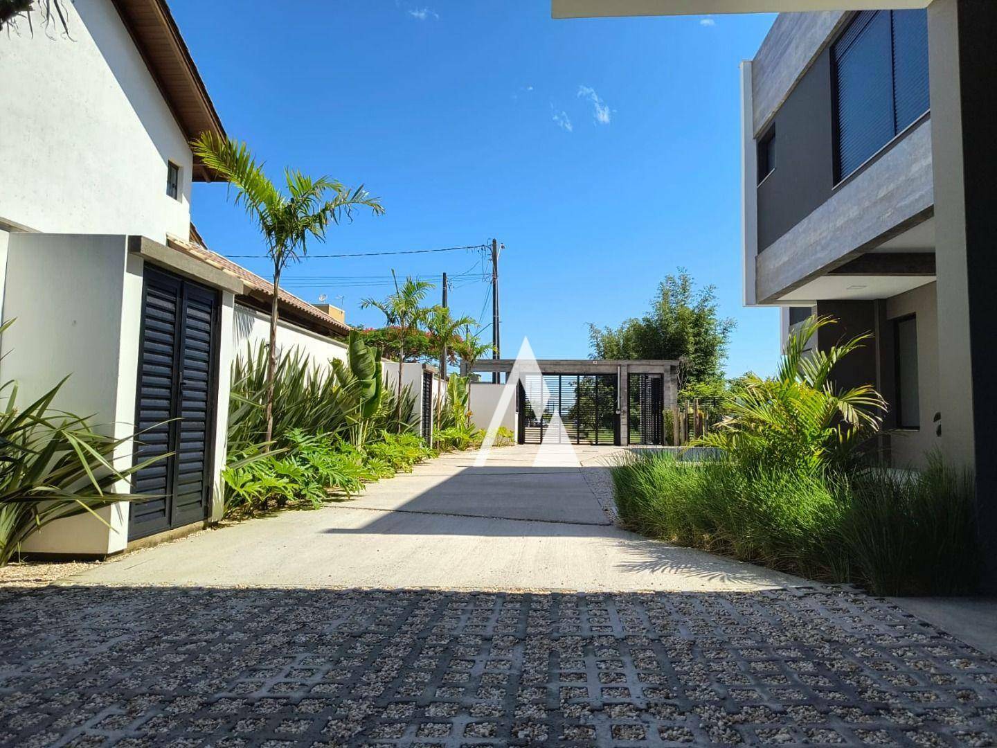 Casa de Condomínio à venda com 3 quartos, 138m² - Foto 1