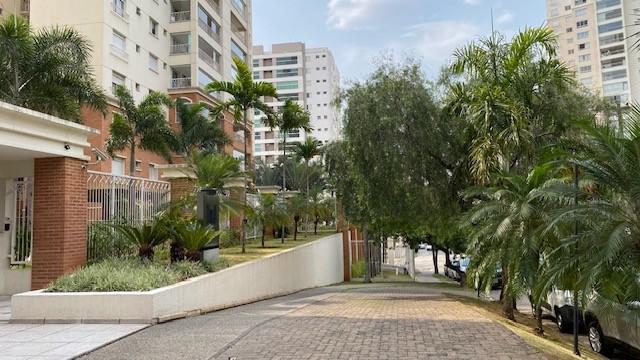 Apartamento para alugar com 3 quartos, 135m² - Foto 4