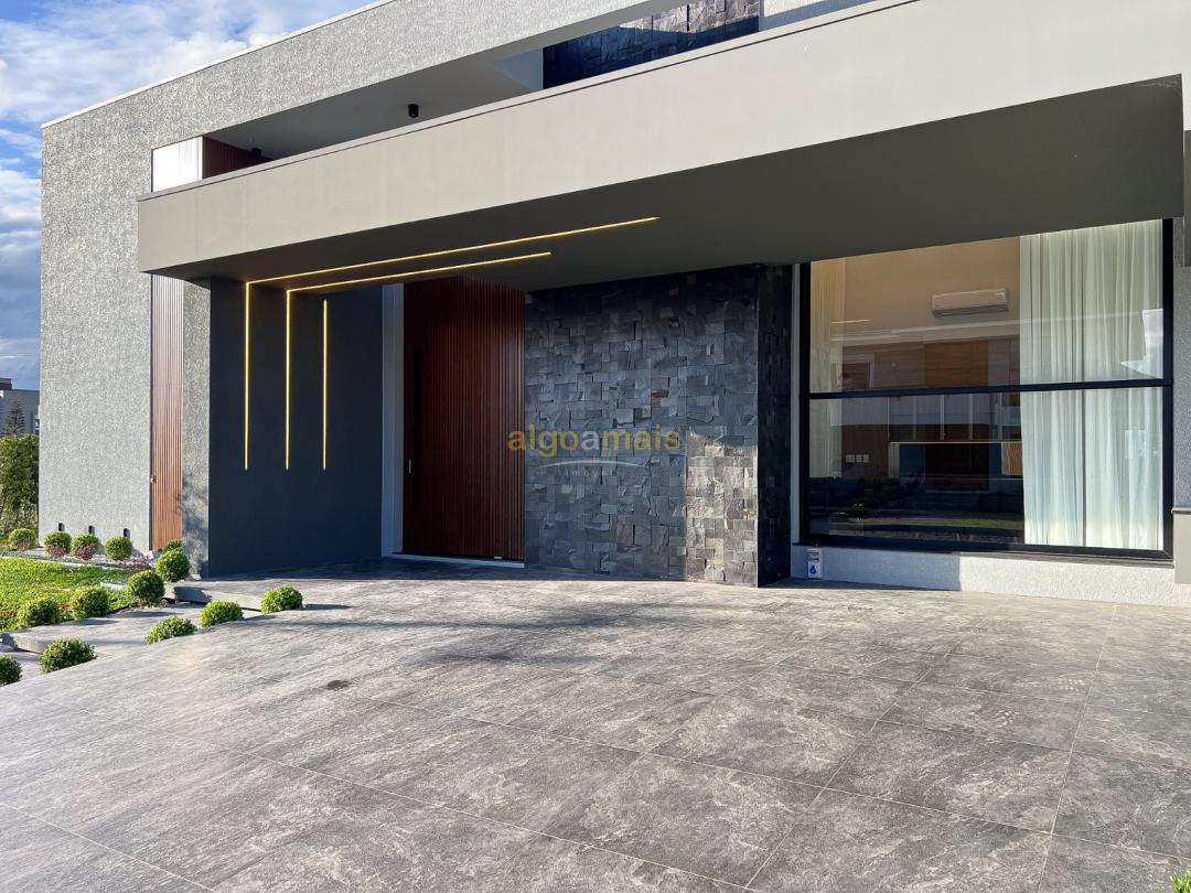Casa de Condomínio à venda com 4 quartos, 268m² - Foto 2