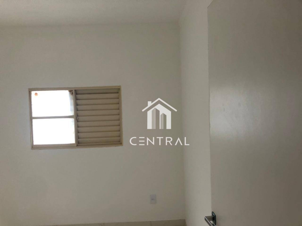 Apartamento à venda com 2 quartos, 60m² - Foto 2