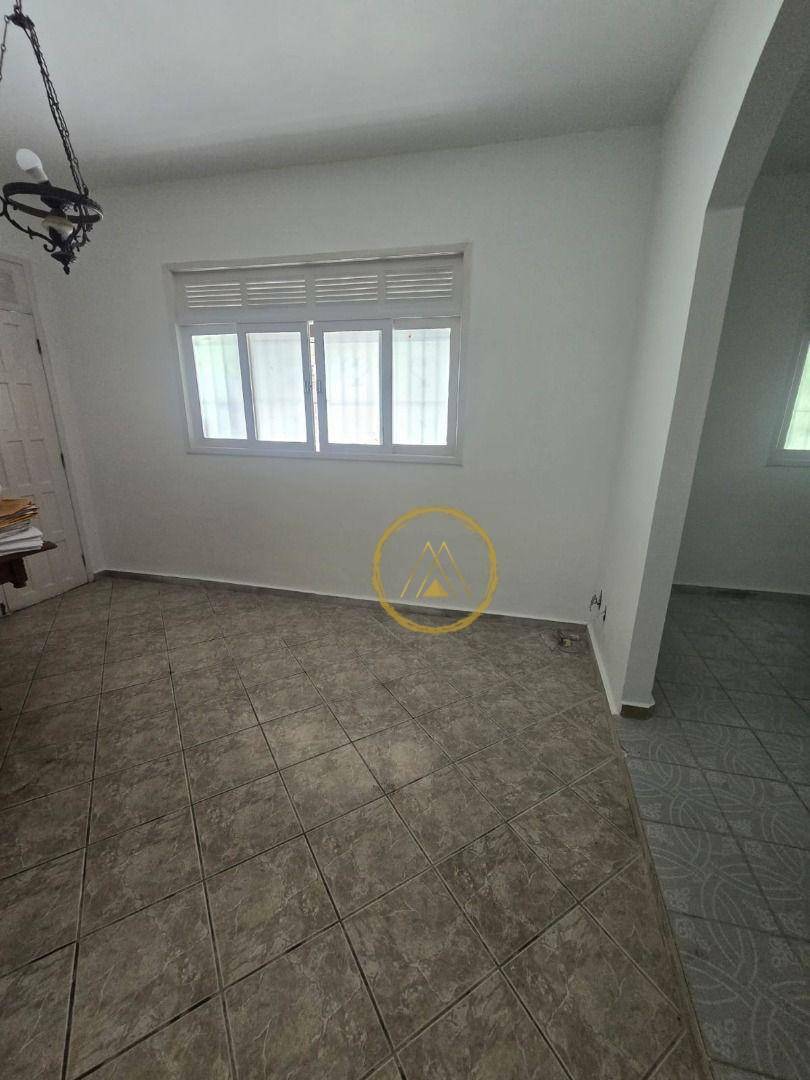 Casa à venda e aluguel com 4 quartos, 230m² - Foto 10