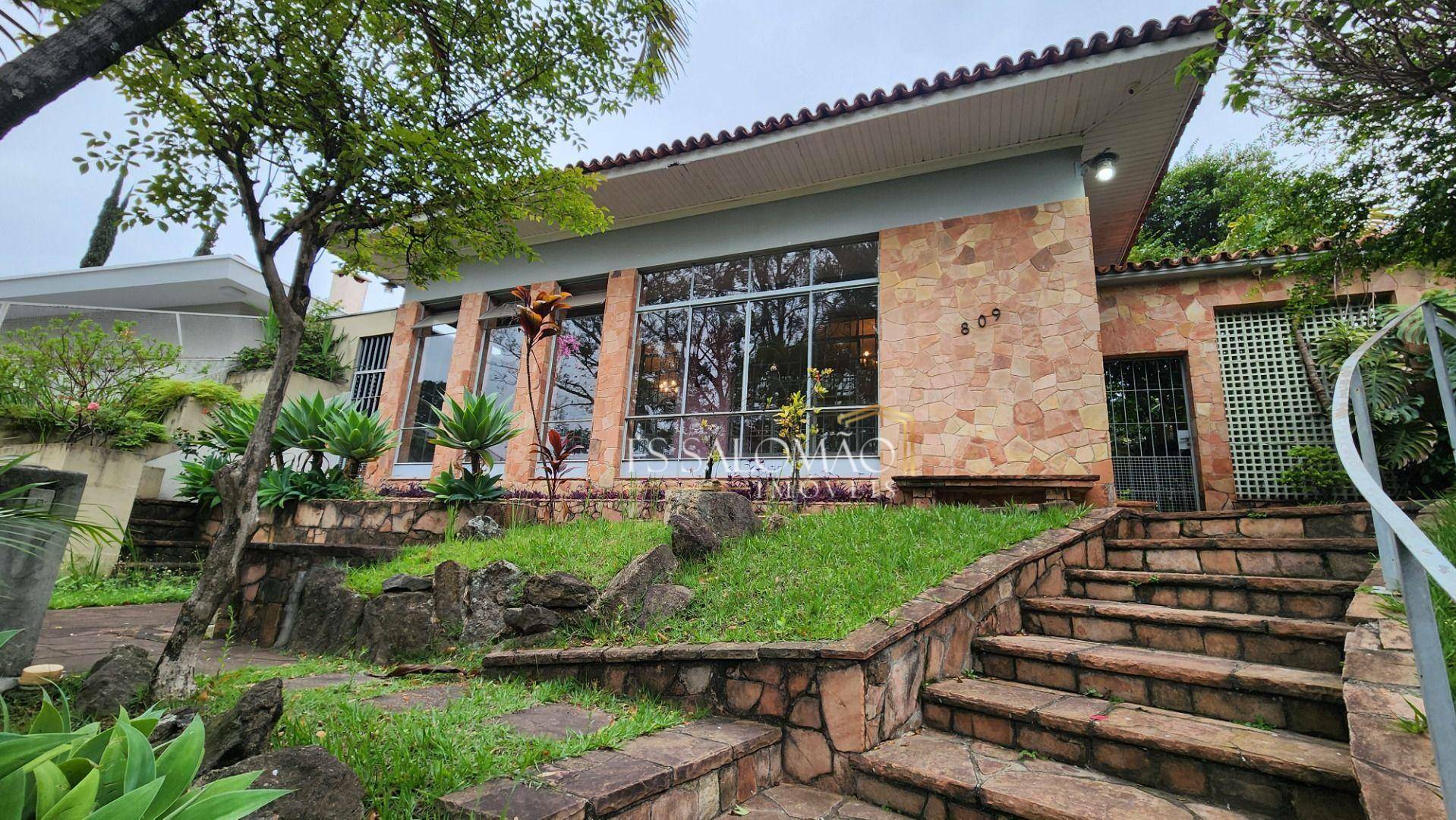 Casa à venda com 3 quartos, 285m² - Foto 1