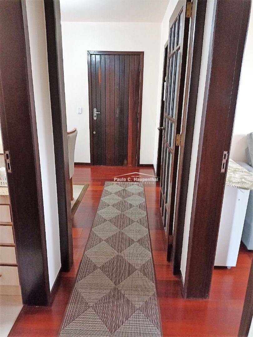 Apartamento à venda com 3 quartos, 131m² - Foto 17