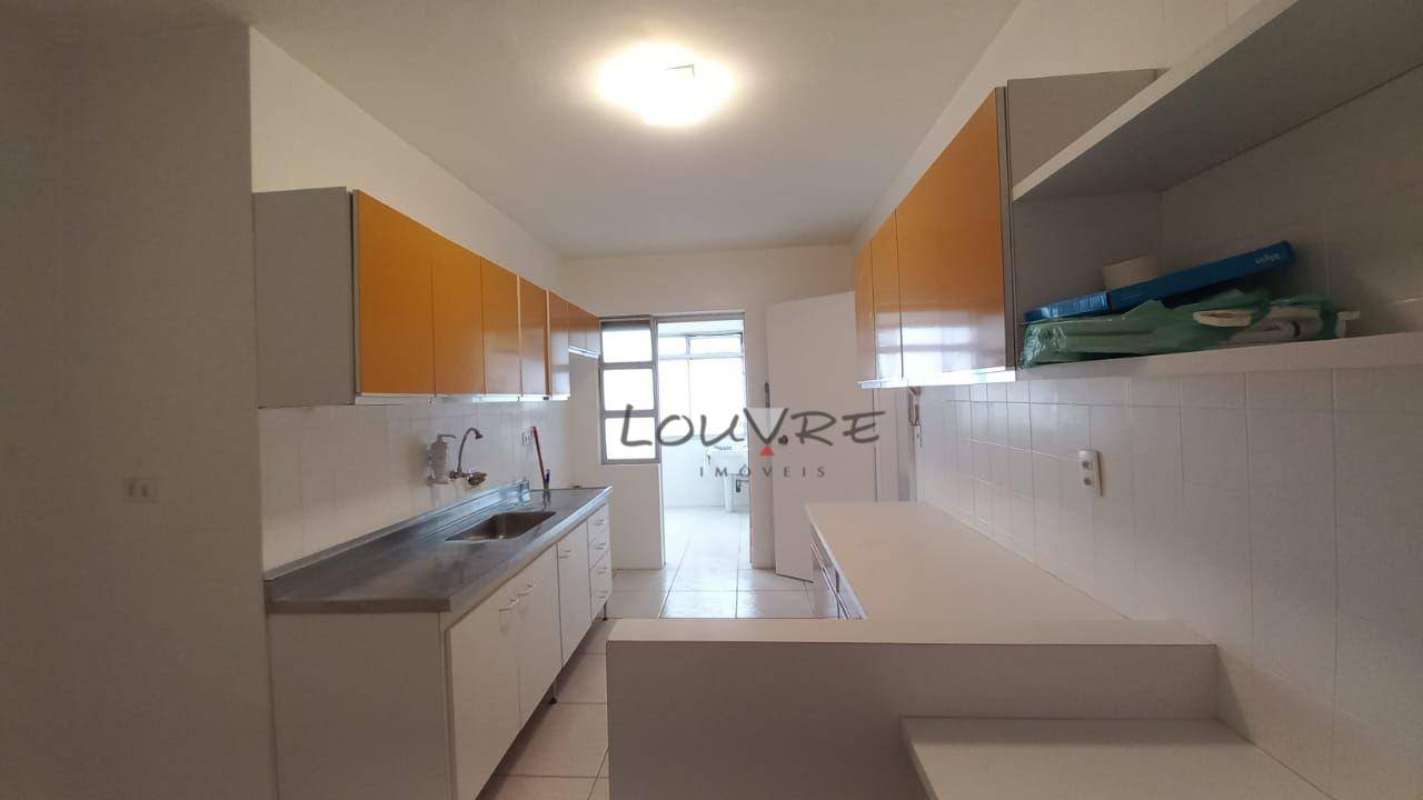 Apartamento para alugar com 3 quartos, 135m² - Foto 16