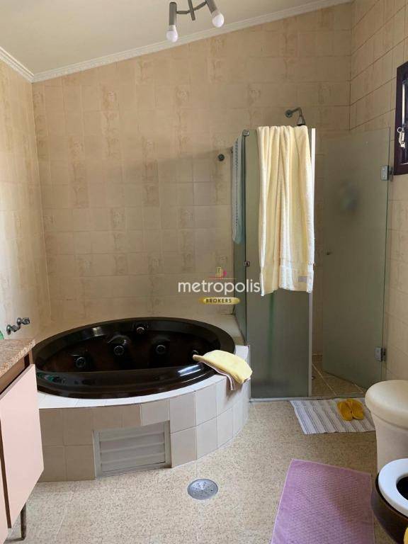 Sobrado à venda com 6 quartos, 300m² - Foto 14