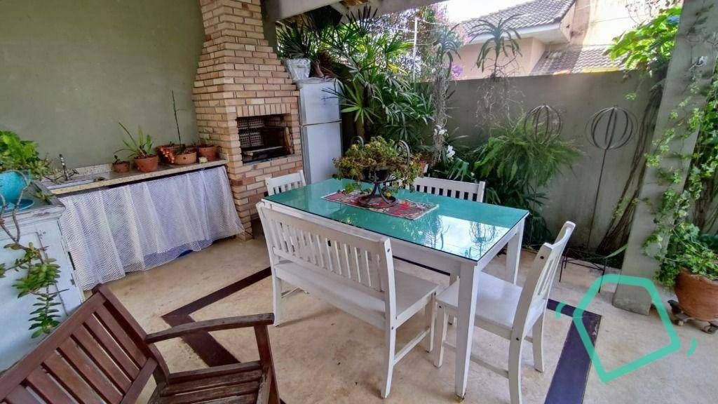 Casa de Condomínio à venda e aluguel com 4 quartos, 230m² - Foto 35
