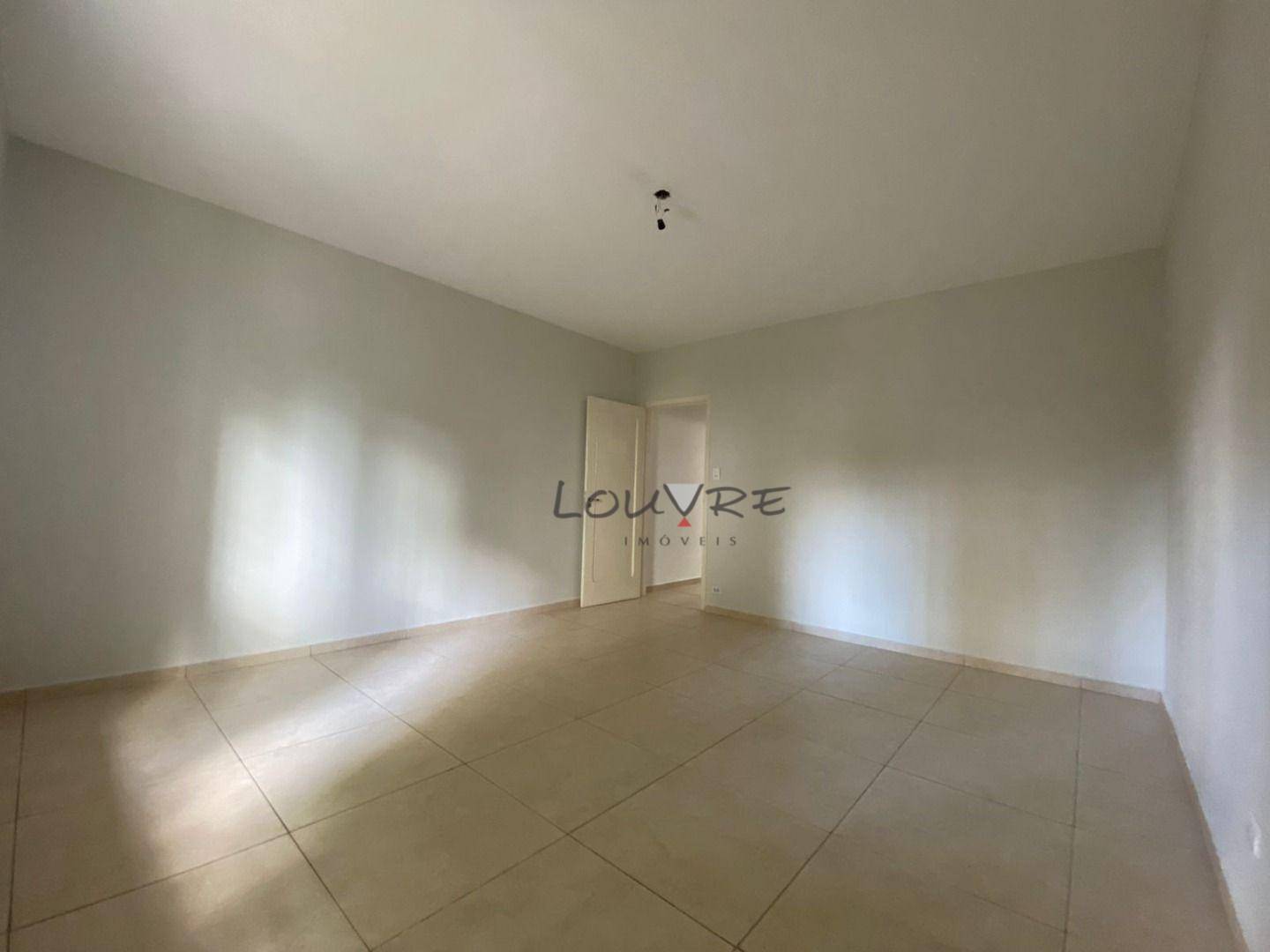 Casa para alugar com 2 quartos, 130m² - Foto 4