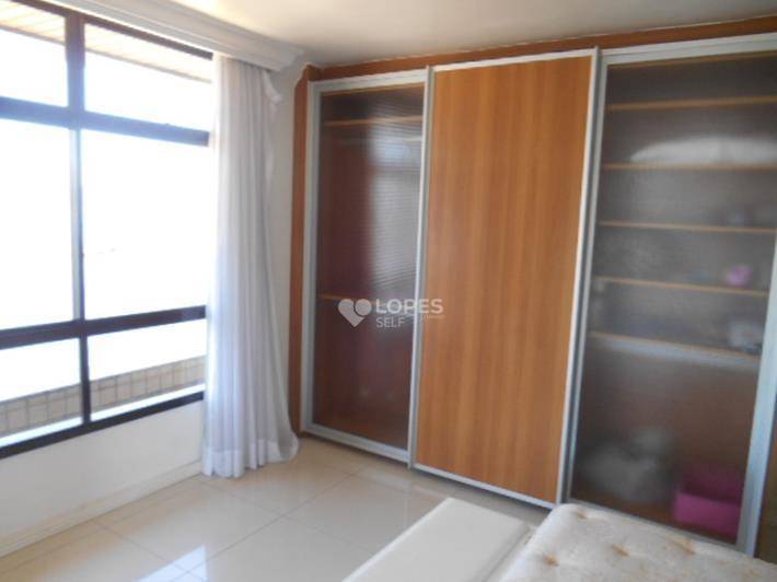 Apartamento à venda com 4 quartos, 276m² - Foto 12