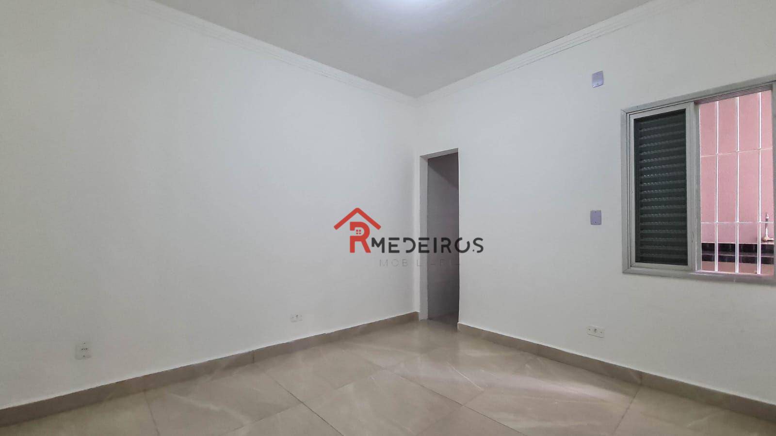 Casa à venda com 3 quartos, 90m² - Foto 11