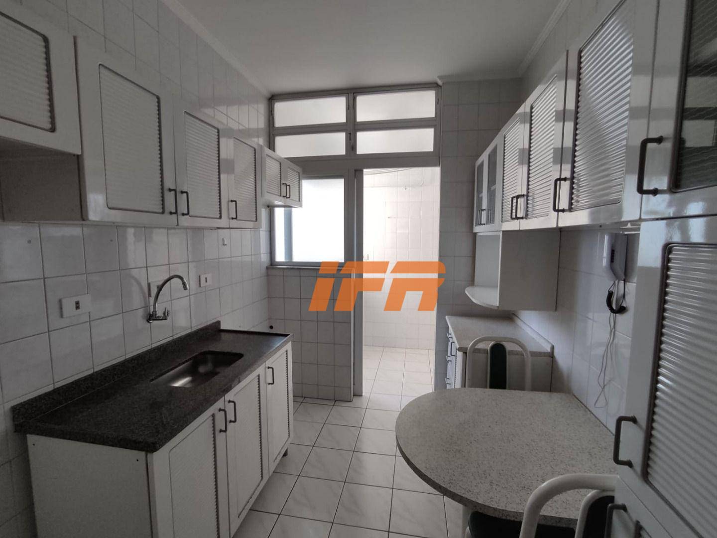 Apartamento à venda e aluguel com 2 quartos, 75m² - Foto 25