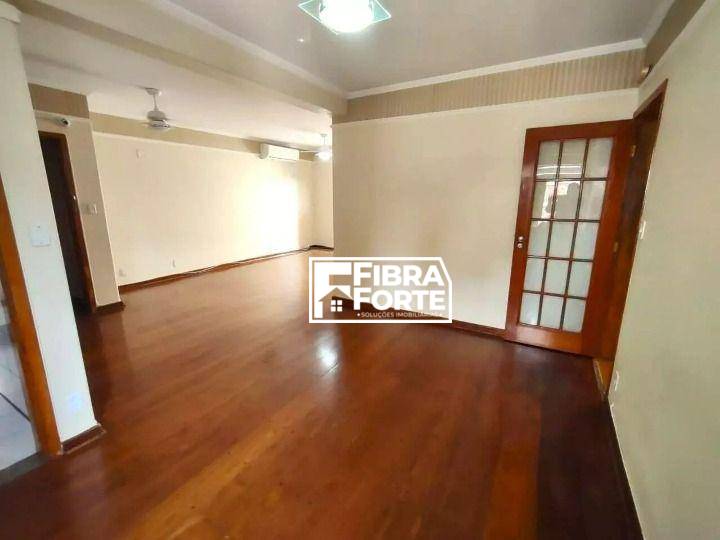 Apartamento à venda com 3 quartos, 137m² - Foto 1
