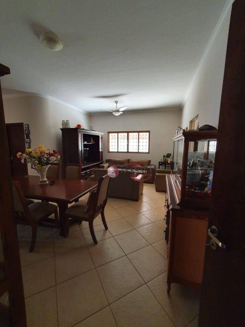 Casa à venda com 3 quartos, 300m² - Foto 25