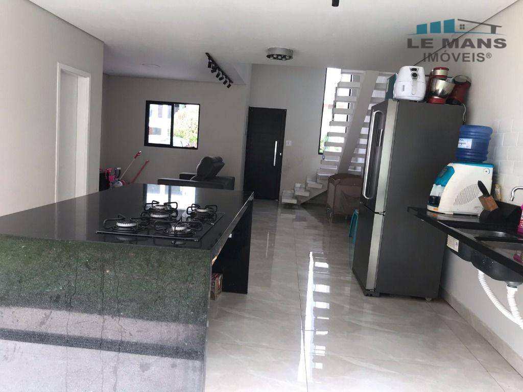 Casa de Condomínio à venda com 3 quartos, 135m² - Foto 2