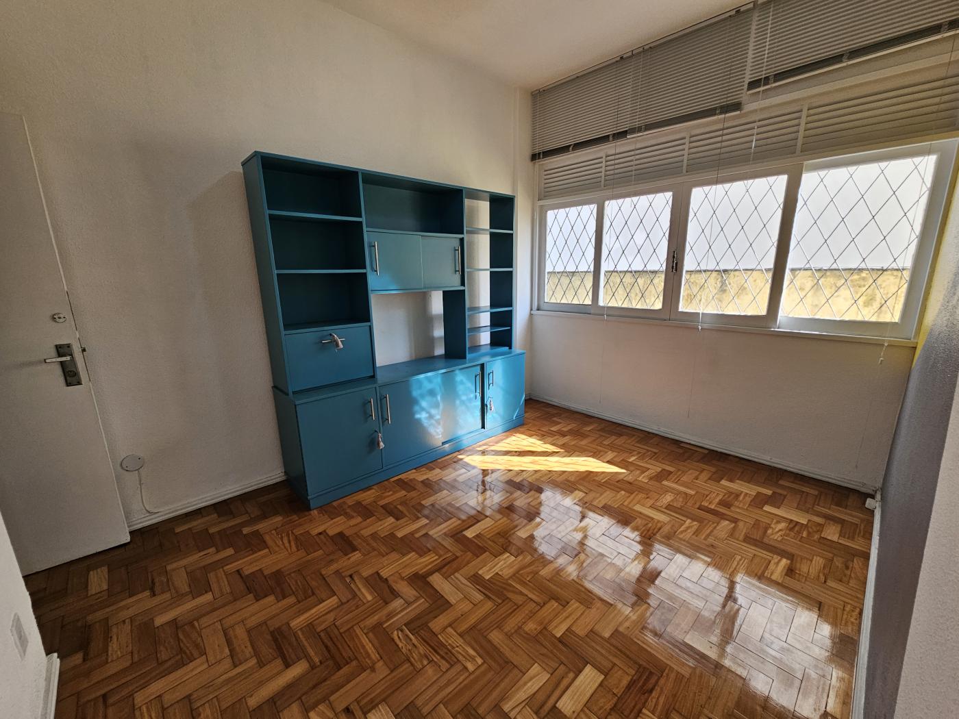 Apartamento à venda com 1 quarto, 32m² - Foto 2