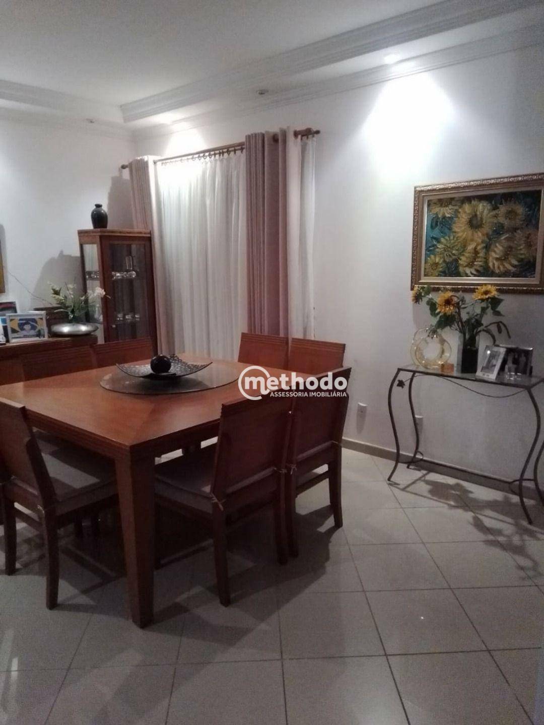 Casa de Condomínio à venda com 3 quartos, 205m² - Foto 1