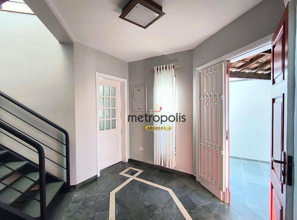 Sobrado para alugar com 3 quartos, 239m² - Foto 2