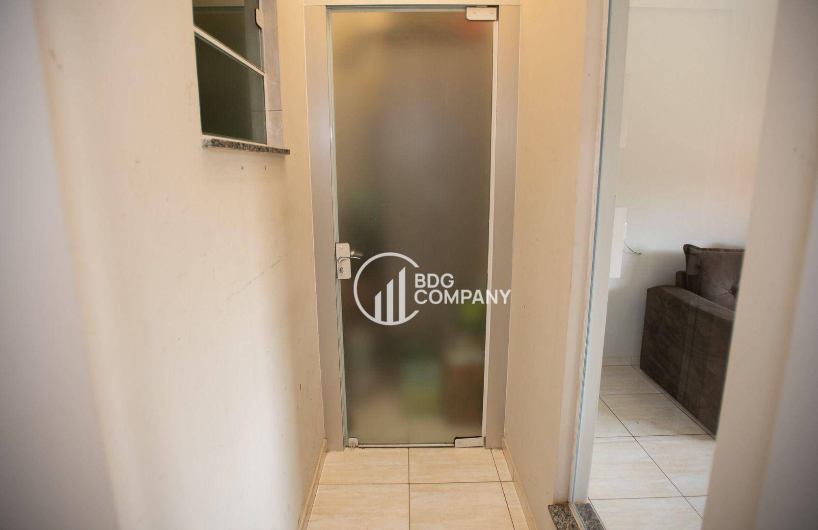 Casa à venda com 2 quartos, 67m² - Foto 11
