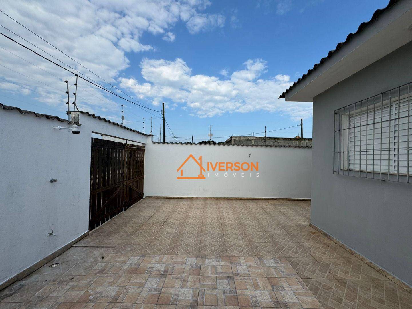 Casa à venda com 2 quartos, 60m² - Foto 17