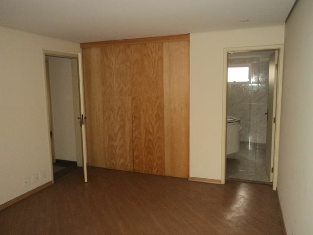 Apartamento à venda com 4 quartos, 240m² - Foto 6