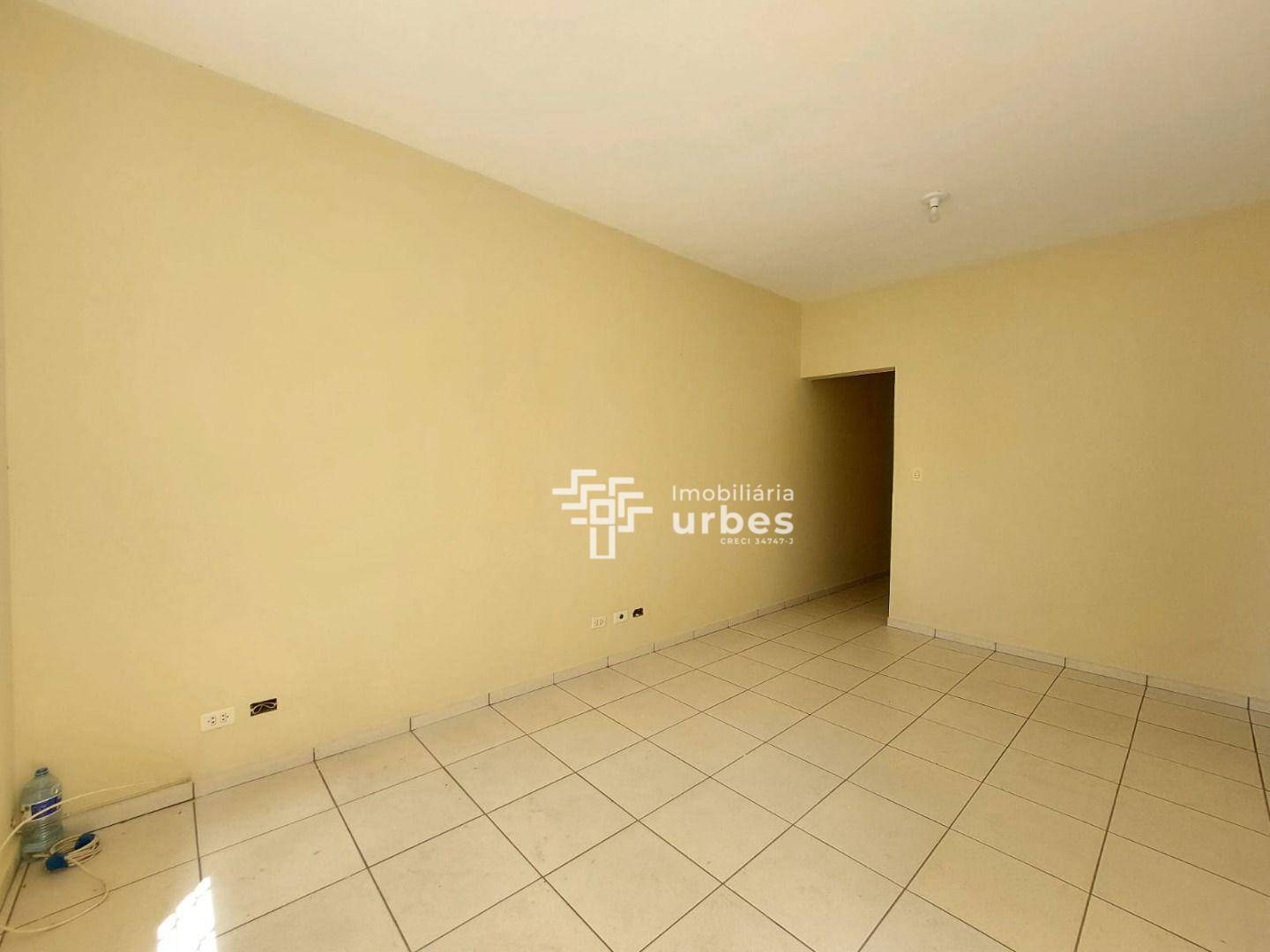 Casa para alugar com 2 quartos, 75m² - Foto 2