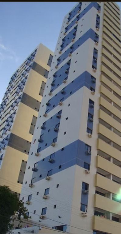 Apartamento para alugar com 3 quartos, 96m² - Foto 2