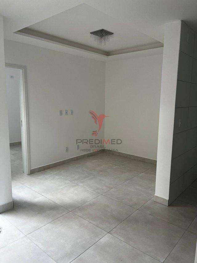 Casa à venda com 2 quartos, 60m² - Foto 4