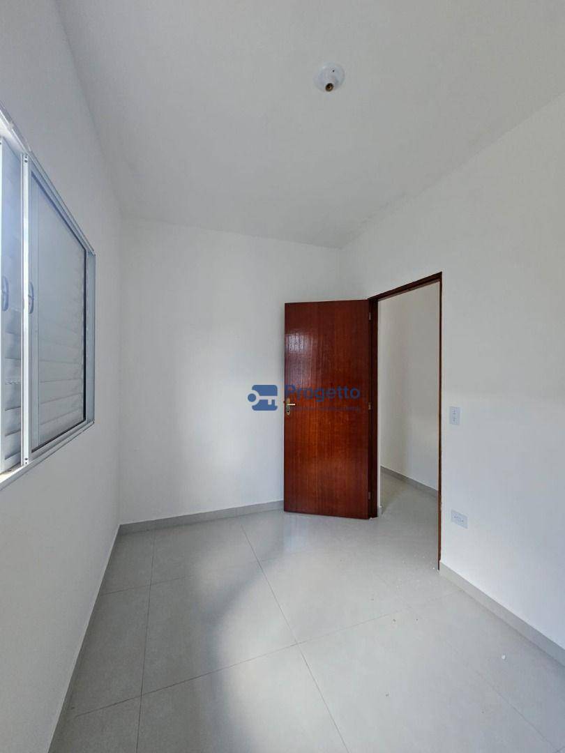 Casa à venda com 2 quartos, 60m² - Foto 2