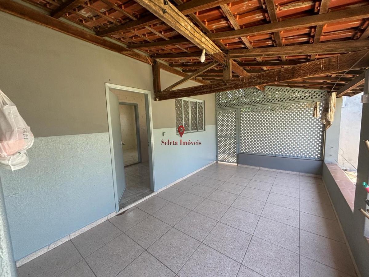 Casa à venda com 2 quartos, 250m² - Foto 19