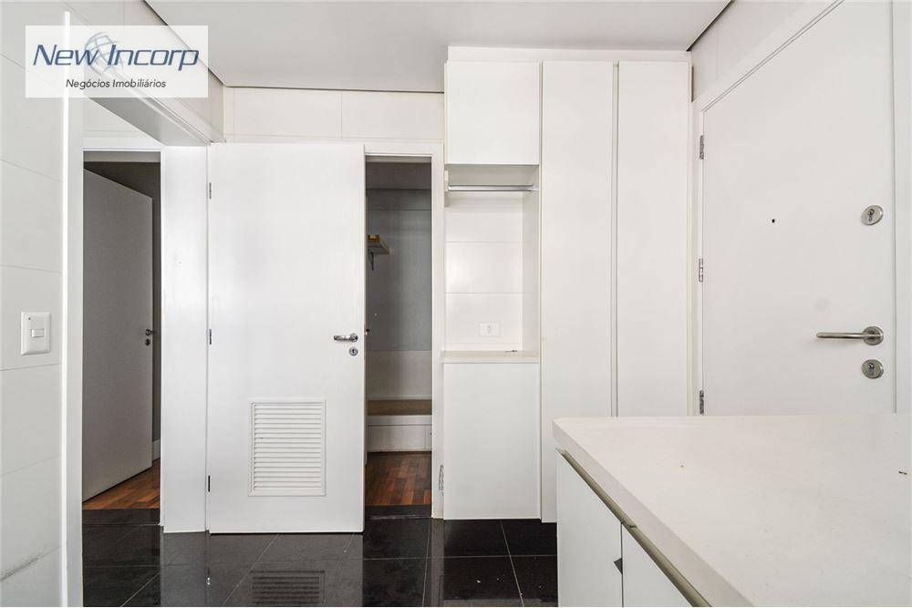 Apartamento à venda com 3 quartos, 240m² - Foto 29