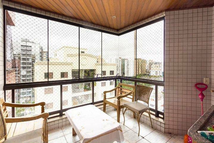 Apartamento à venda com 4 quartos, 220m² - Foto 1