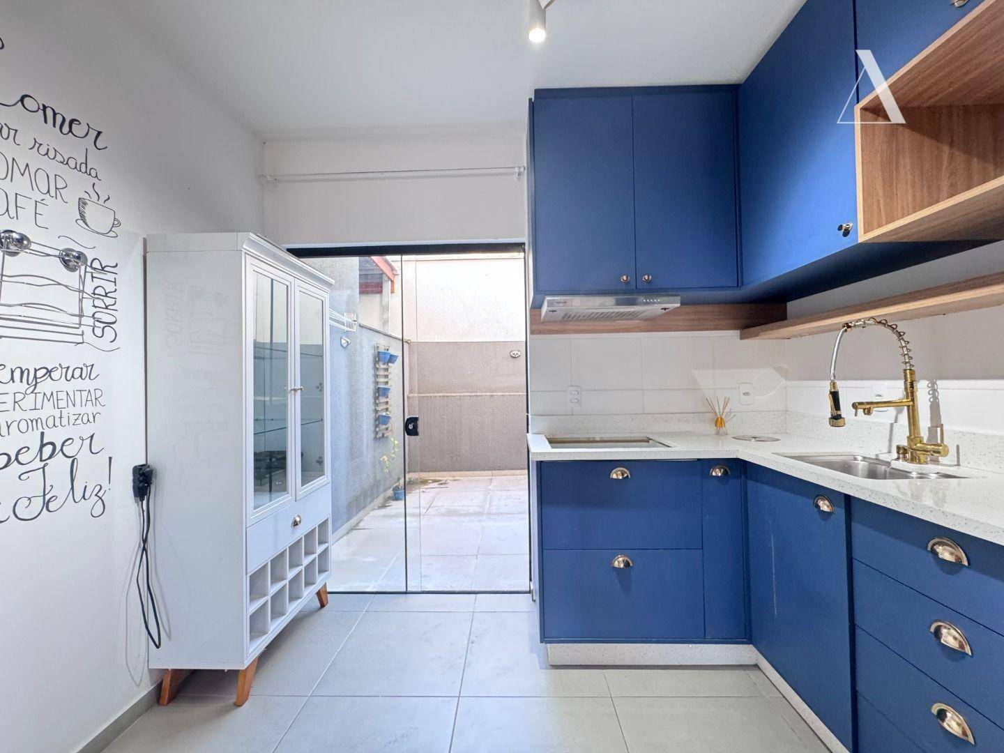 Casa à venda com 2 quartos, 57m² - Foto 2