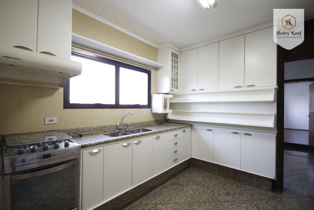 Apartamento à venda com 4 quartos, 218m² - Foto 4