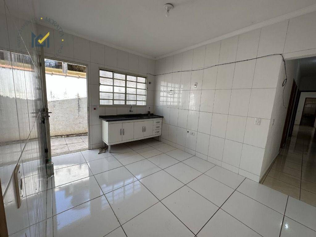 Casa à venda com 3 quartos, 83m² - Foto 2