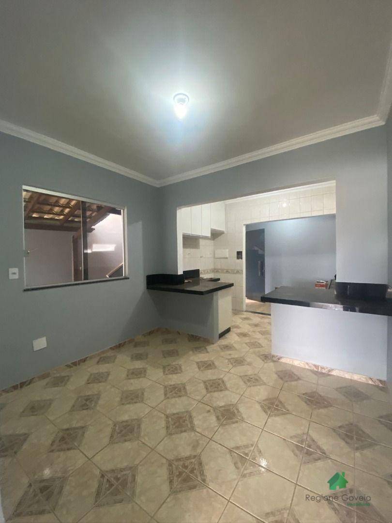 Casa para alugar com 2 quartos, 150m² - Foto 13