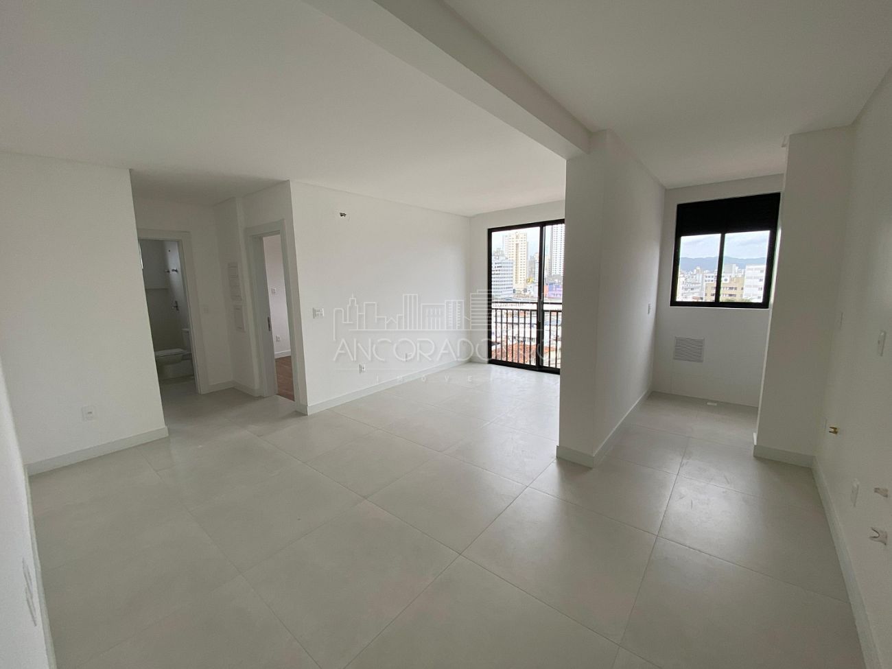 Apartamento à venda com 2 quartos, 61m² - Foto 2