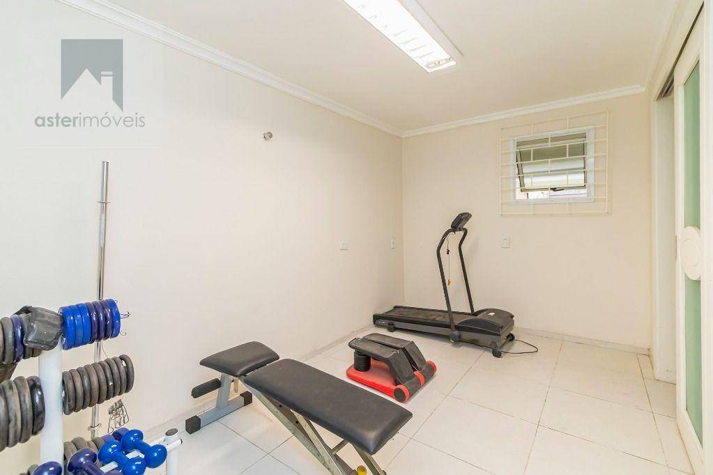 Casa para alugar com 4 quartos, 285m² - Foto 57