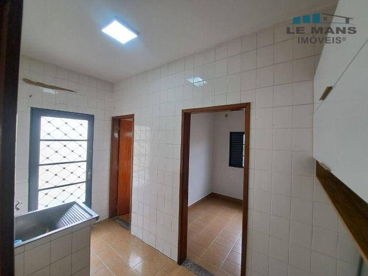 Casa para alugar com 2 quartos, 168m² - Foto 14