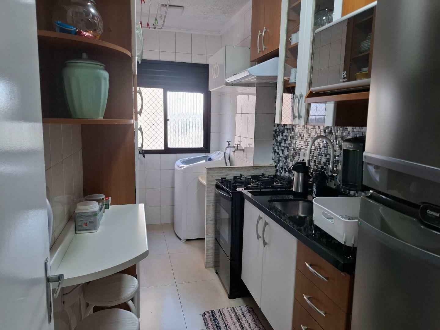 Apartamento à venda com 2 quartos, 50m² - Foto 2