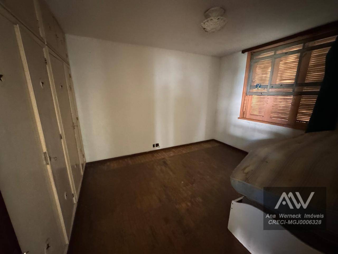 Chácara à venda com 8 quartos, 600m² - Foto 10